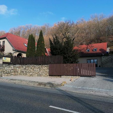 Bóbita Háza Eplény Exterior foto