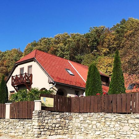 Bóbita Háza Eplény Exterior foto