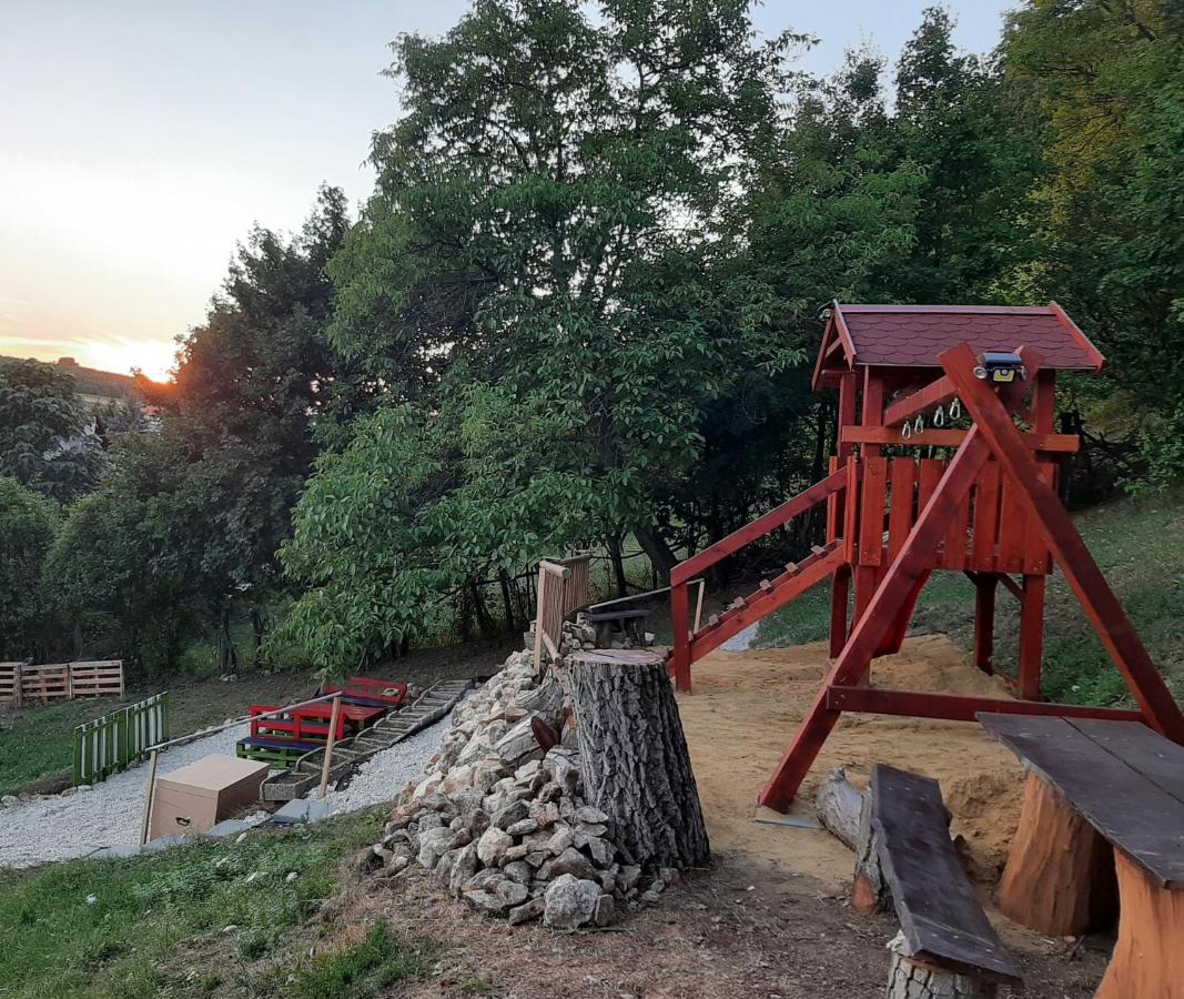 Bóbita Háza Eplény Exterior foto