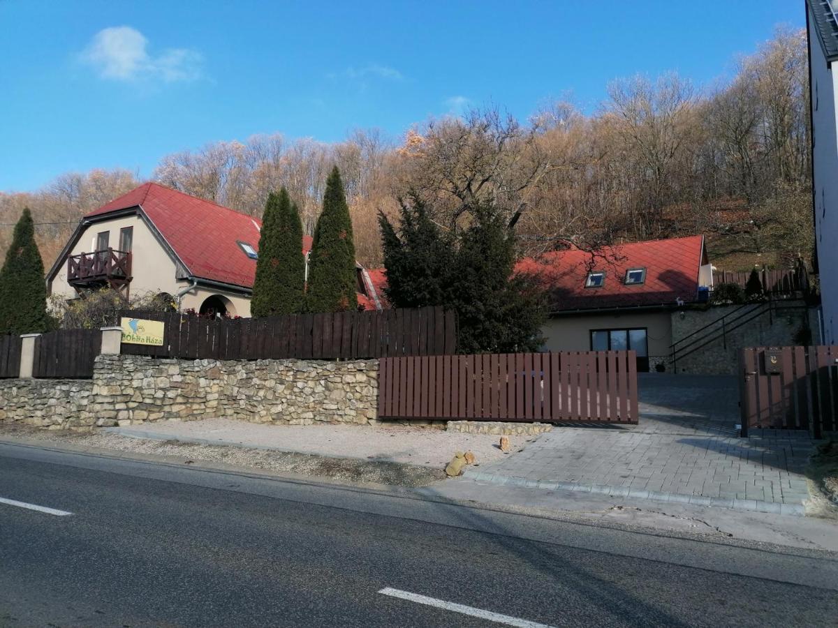 Bóbita Háza Eplény Exterior foto