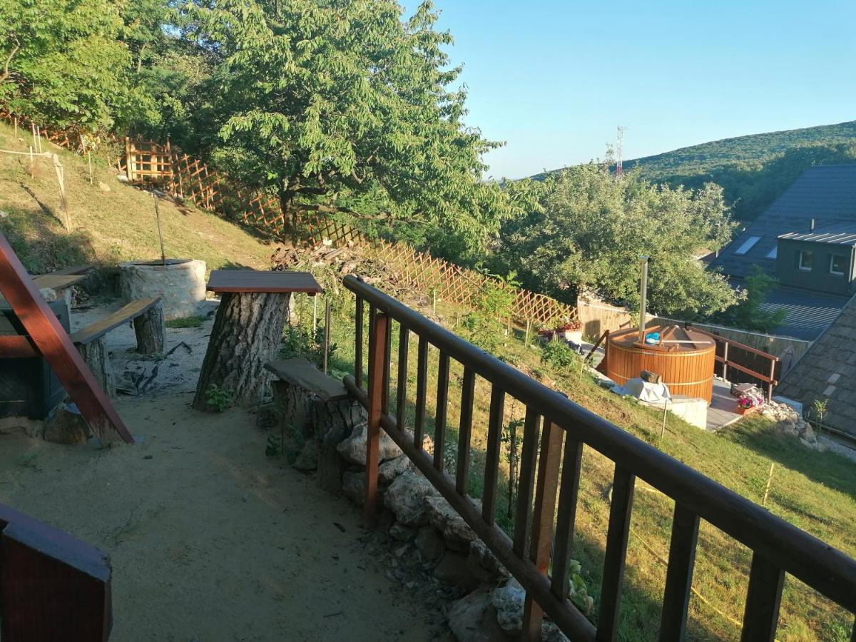 Bóbita Háza Eplény Exterior foto